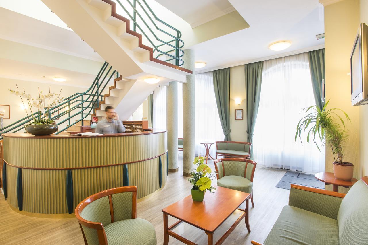 Baross City Apartments Budapeste Exterior foto
